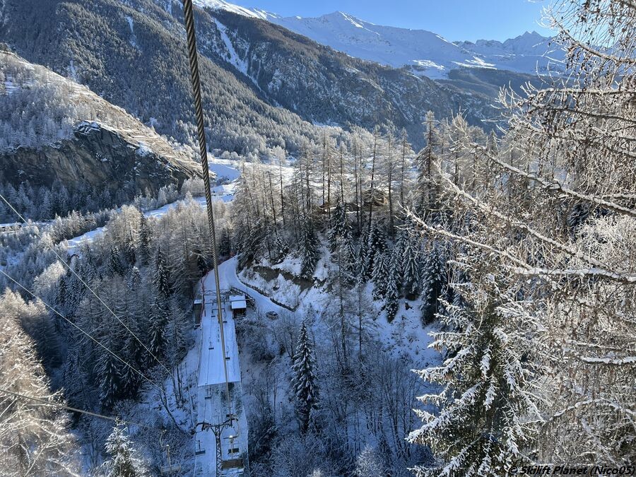 Blick auf die Talstation des Sessellifts