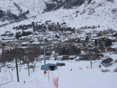 Zoom auf Monêtier mit dem malerischen, alten Ortskern