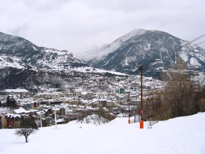 Auf der &amp;quot;Vauban&amp;quot;-Abfahrt mit Blick auf die Stadt und die 12-EUB Prorel 1.