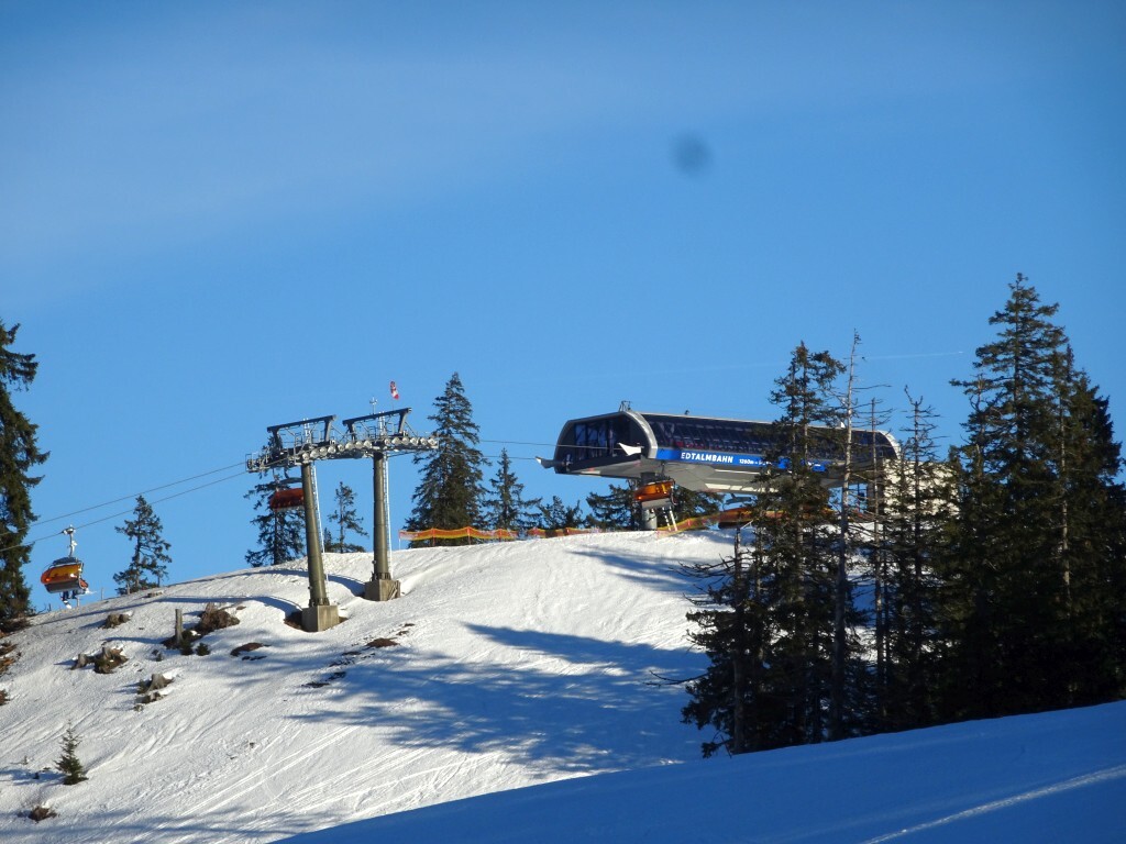 Und zur linken Seite: Bergstation 6CLD/B Edtalm.