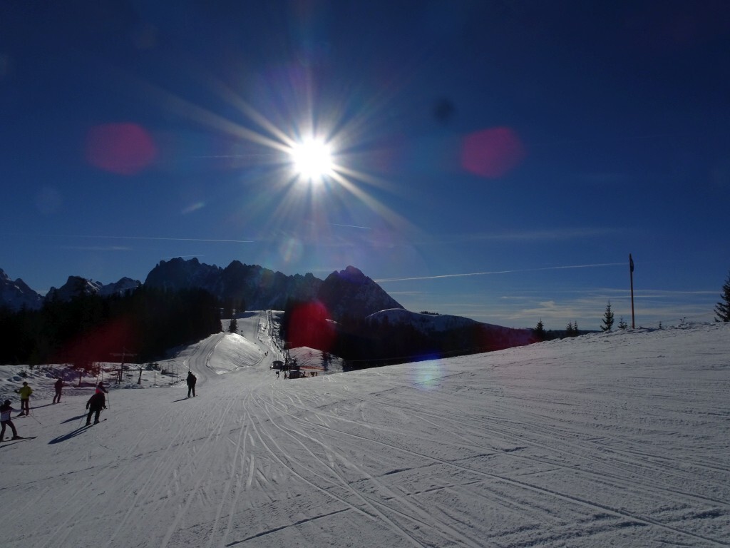 Zurück Richtung Edtalm kurz vorm Ochsenkopflift. Was ein fantastischer Ausblick zum Gosaukamm (Salzburger Dolomiten).