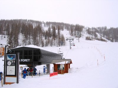 Die neue 6-KSB Foret (Talstation). Ersetzt gleich drei Schlepplifte.