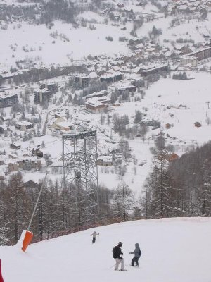 Zoom nach Villeneuve und auf das DMC Pontillas