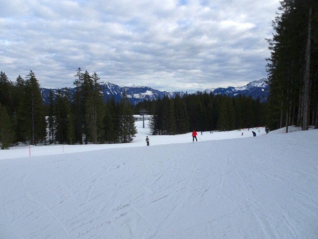 Nun bereits im Bereich Hornspitz: auf der Familienabfahrt Hornspitz (2a).