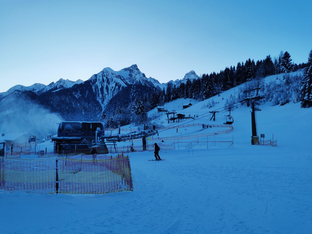 Aktuell in der Früh in Bürserberg leider noch sehr schattig. Heute bei -8°C in der Sonne war es aber angenehm.