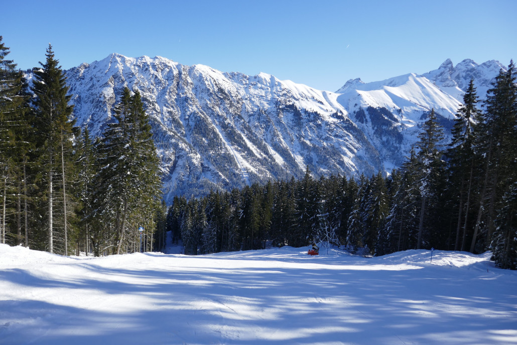 Blaue Familien-Abfahrt zur EUB Mittelstation