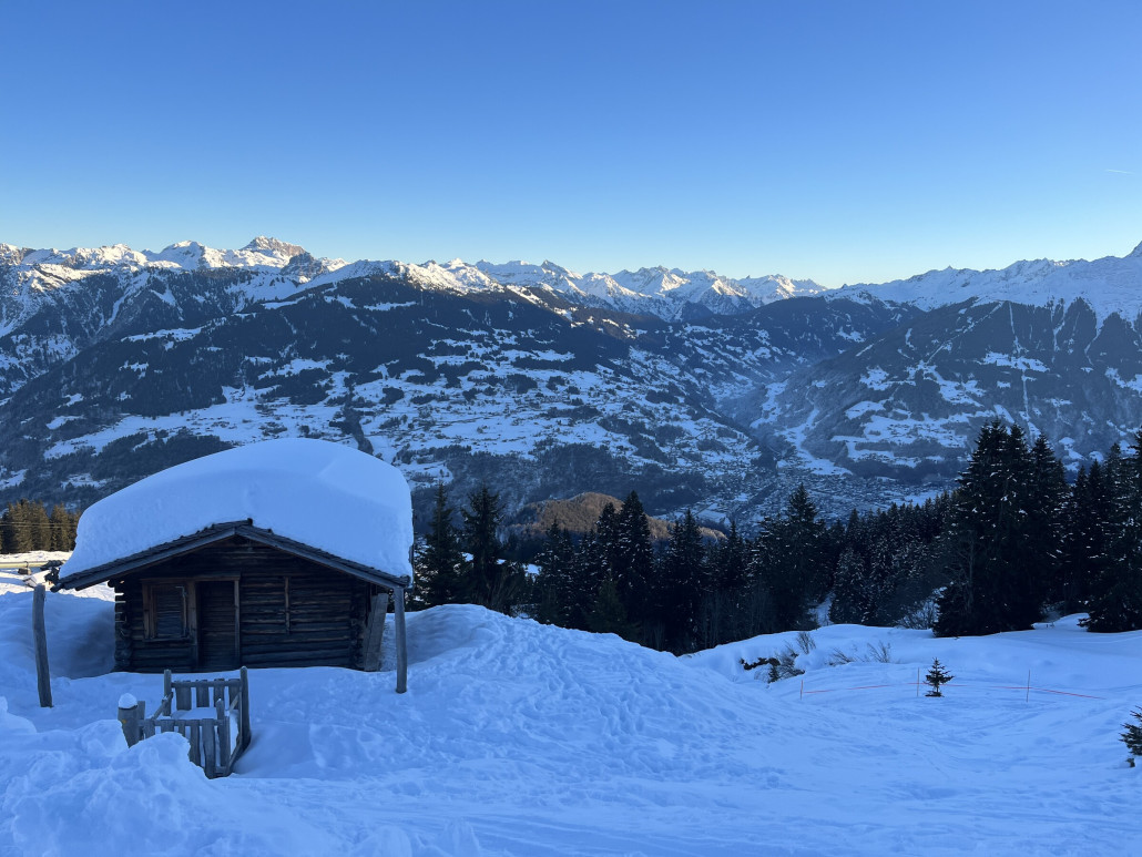 Golmis Winterlager ist perfekt eingeschneit