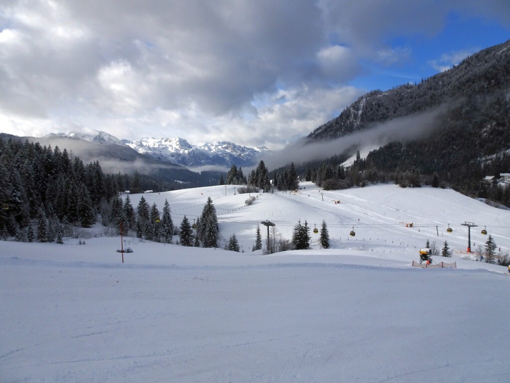 Fast im Tal angekommen mit Blick zum Hornbabylift.