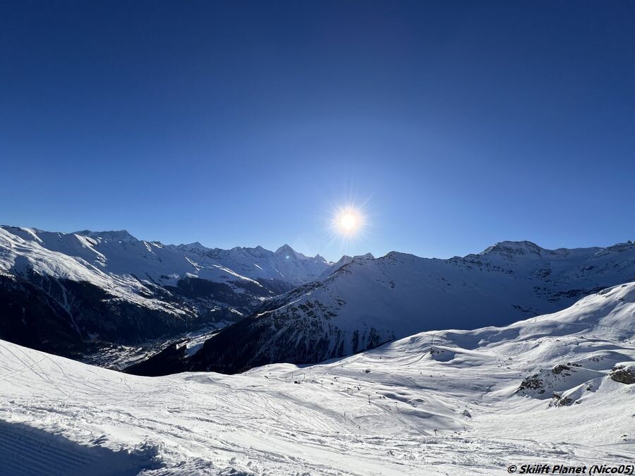 Blick von Artzinolgrat