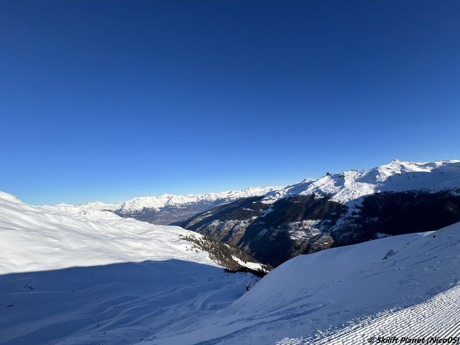 Blick von Artzinolgrat