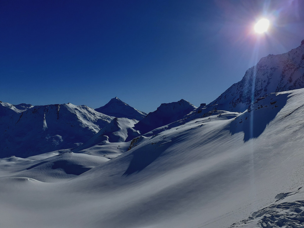 Egginerjoch mit Blick zur Britanniahütte