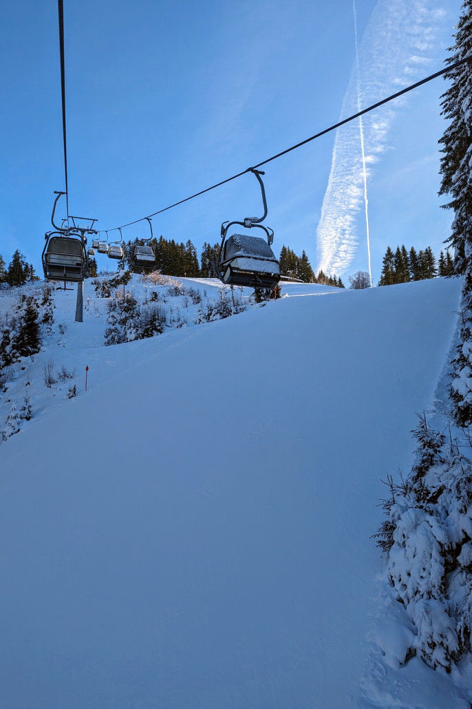 Steilhang bei der Piste 90 - diesen kann man umfahren, den oben bei den beiden Gasthäusern nicht