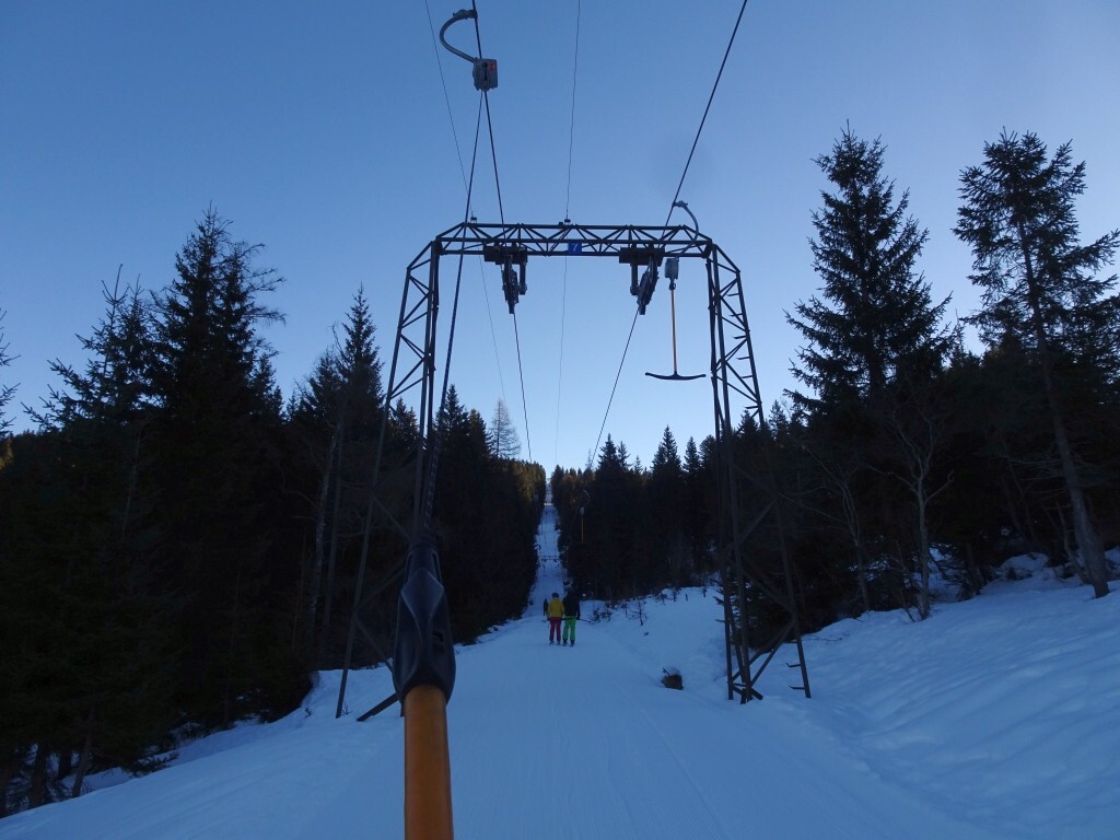 Love it! Waldtrassen-Schlepper, kaum besetzt. Und das zur Hochsaison.