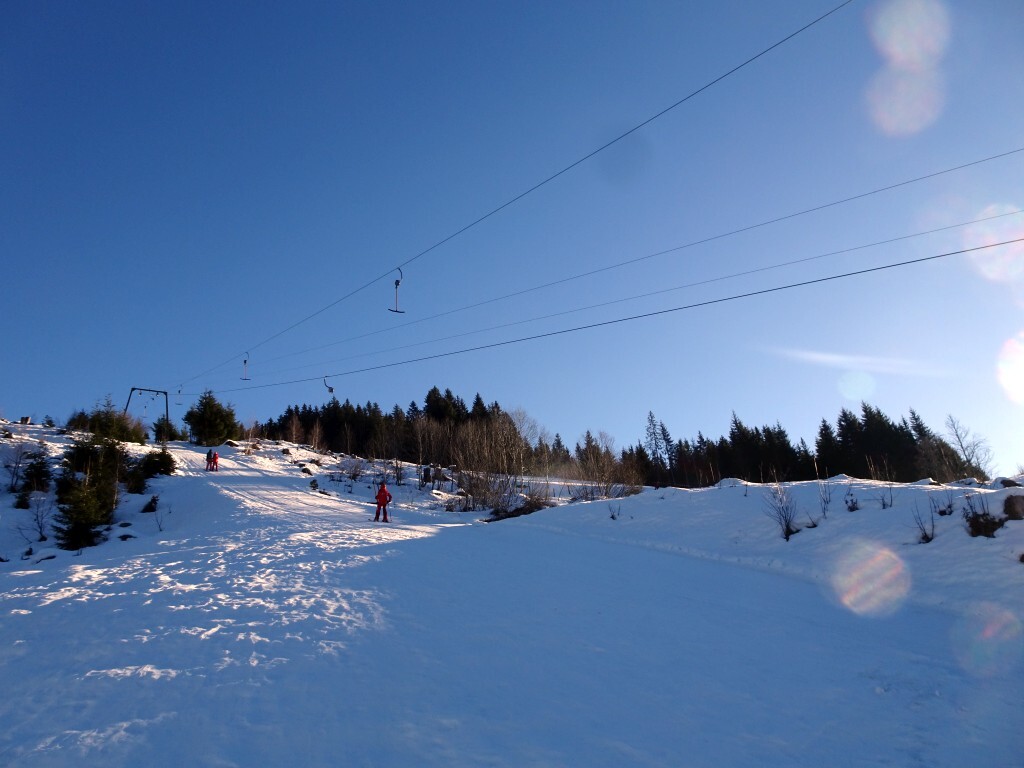Blick hinauf auf die Trasse.