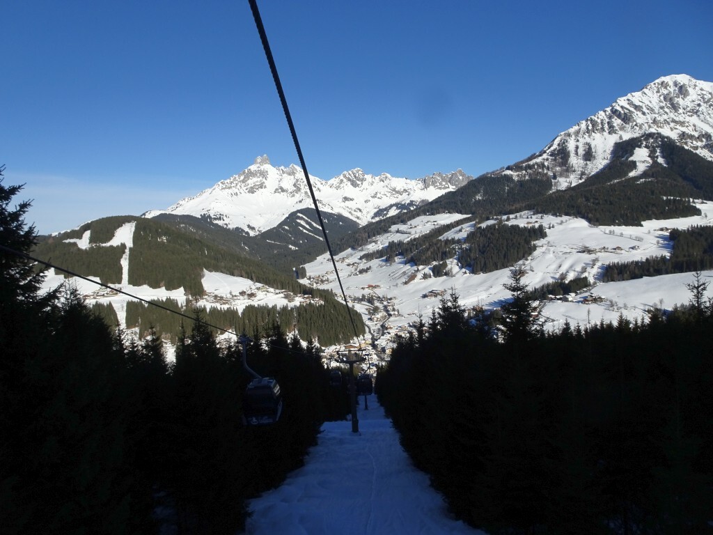 Der Blick zurück mit Blick auf den Ort.