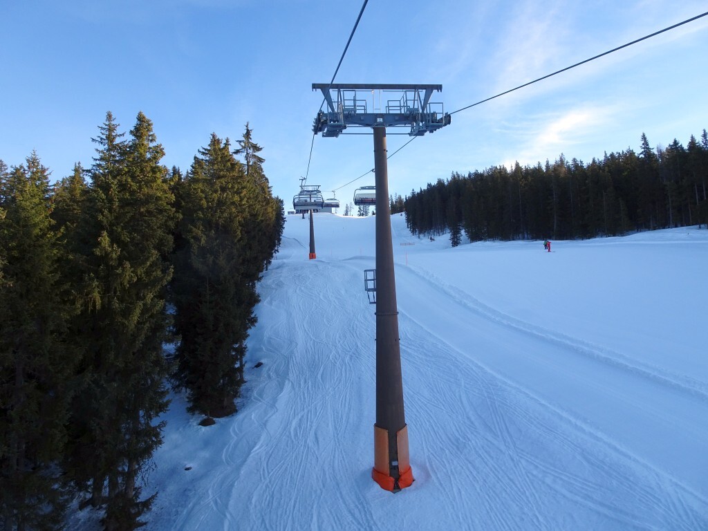Oberer Trassenteil der 6er Sesselbahn.