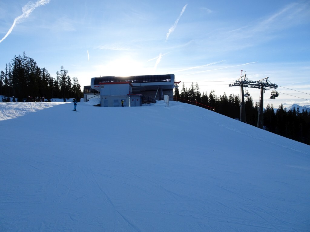 Bergstation der kuppelbaren 6er Sesselbahn Reitlehen 2.