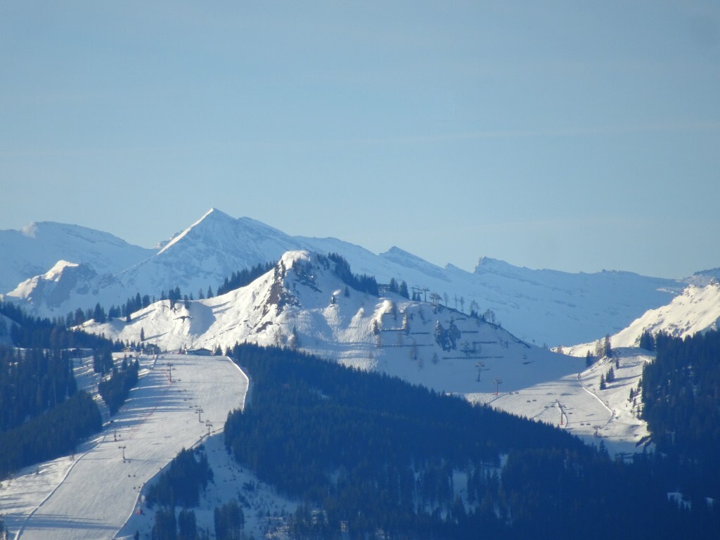 Etwas weiter rechts die 8CLD/B Sonntagskogel 2 und die 6CLD Sonntagskogel.