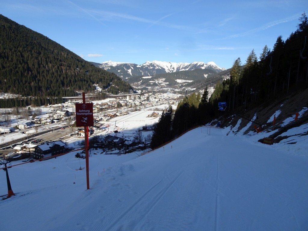 Schlussteil Piste 1 mit Blick auf Eben im Pongau.