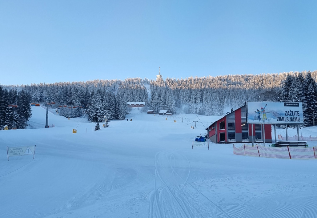 8:35 noch sind die Pisten nahezu unberührt