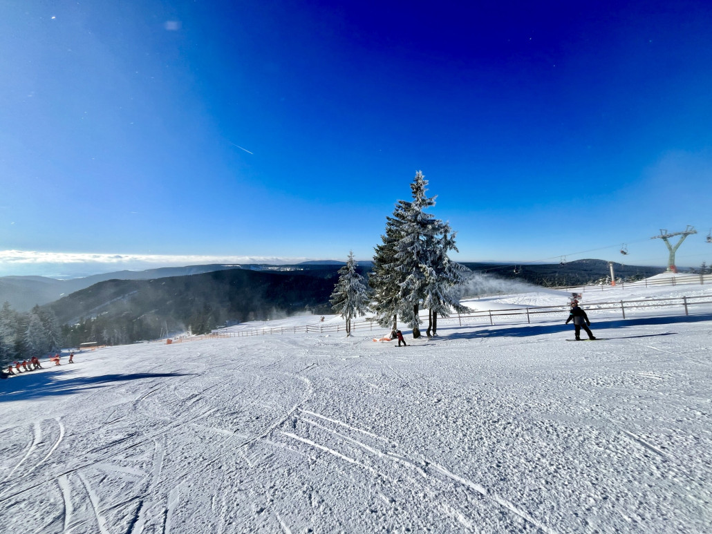Funpark wurde ganztags beschneit und auch immer wieder die Propellermaschinen neu ausgerichtet