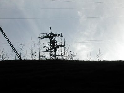 nicht nur die sonne geht gerade hinter dem hügel unter, es geht in diesen tagen auch ein stück seilbahngeschichte unter!