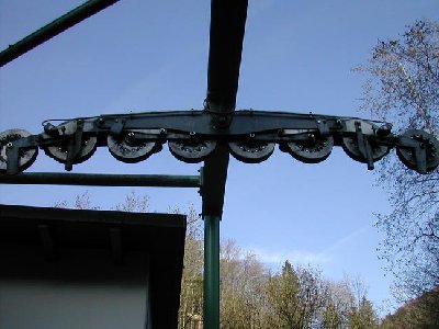 ob man diese batterie auch im wohnzimmer aufhängen könnte?