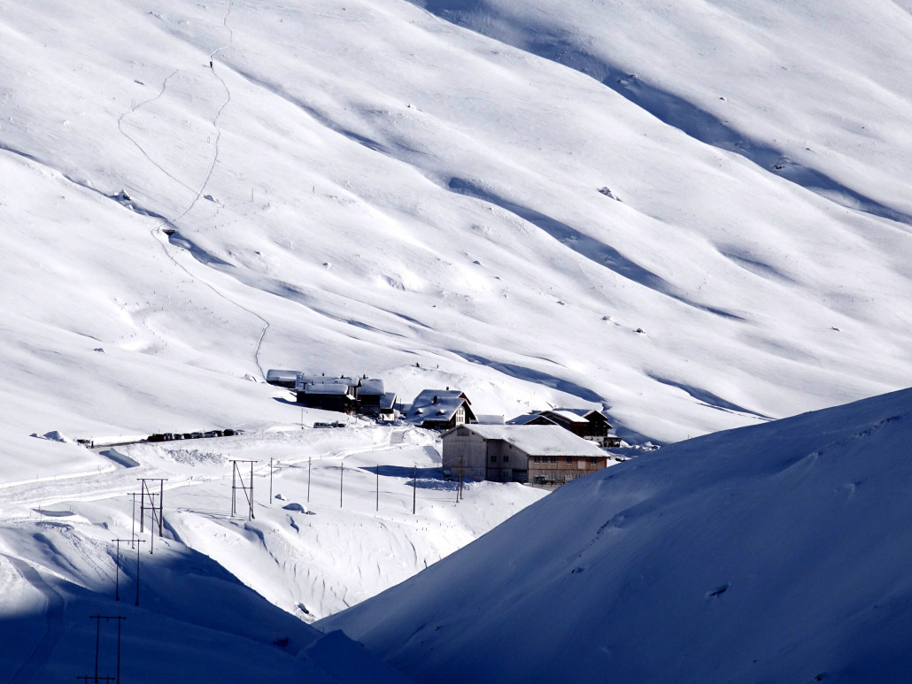 Juff, der höchstgelegenste ganzjährig bewohnte Ort der Schweiz auf 2125müM