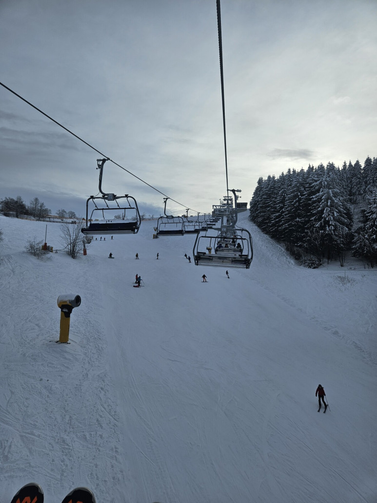 Aussicht auf die neu modellierte Abfahrt aus dem neuen Sessel