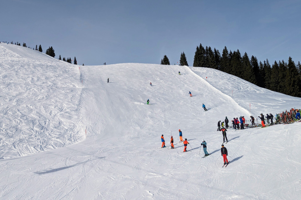 Piste bei der Kummereralm (rechts nicht im Bild, wo die ganzen Leute stehen) ging ganz gut zu fahren.