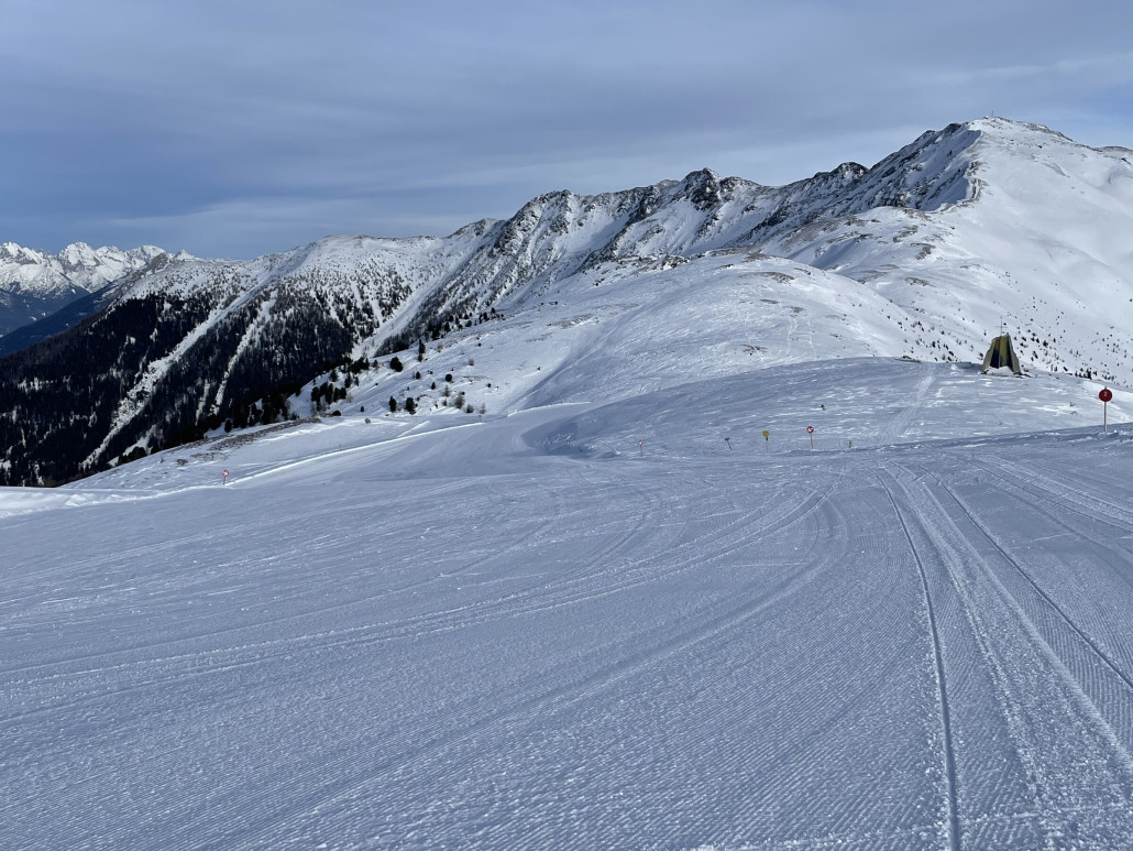 Auch nachmittags um 3 noch praktisch frische Pisten..