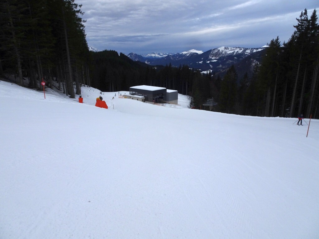 Schlusshang der Höhbühelpiste (5) vor der Talstation der Edtalmbahn.