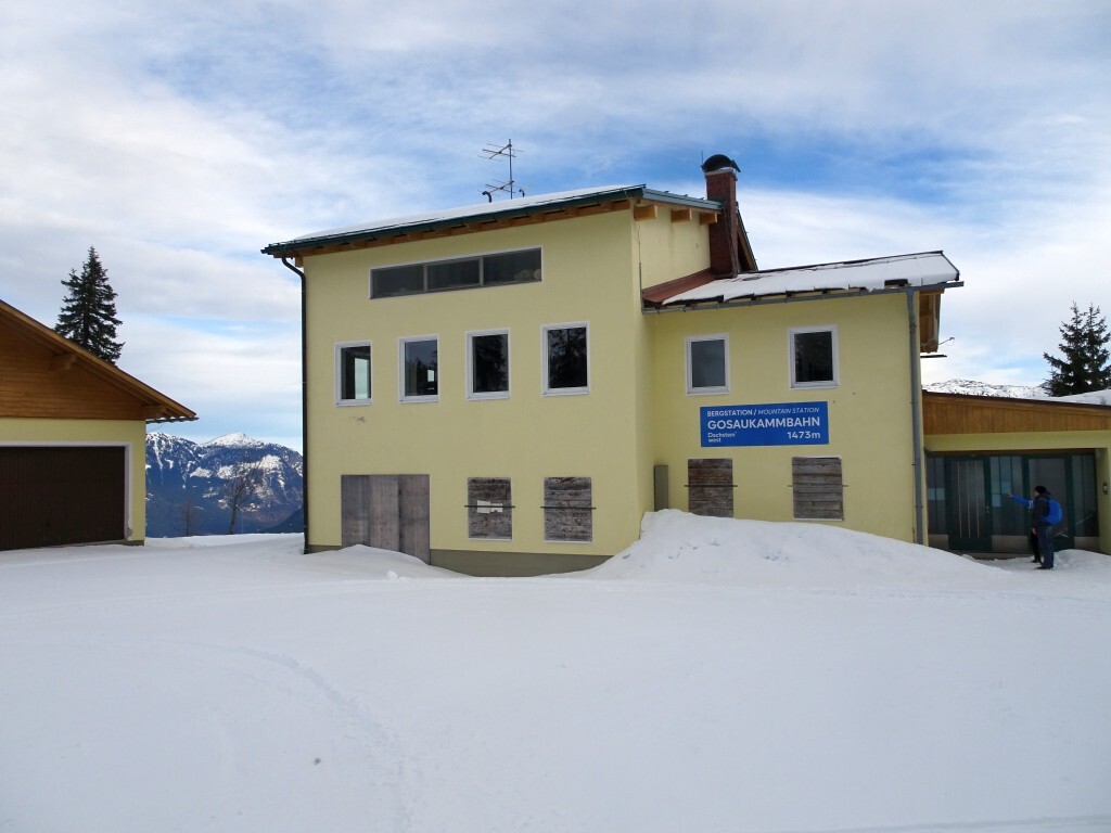 Und mal ein Abstecher zur Bergstation der 35er Pendelbahn Gosaukamm. Die Bahn hat nur Sommerbetrieb.