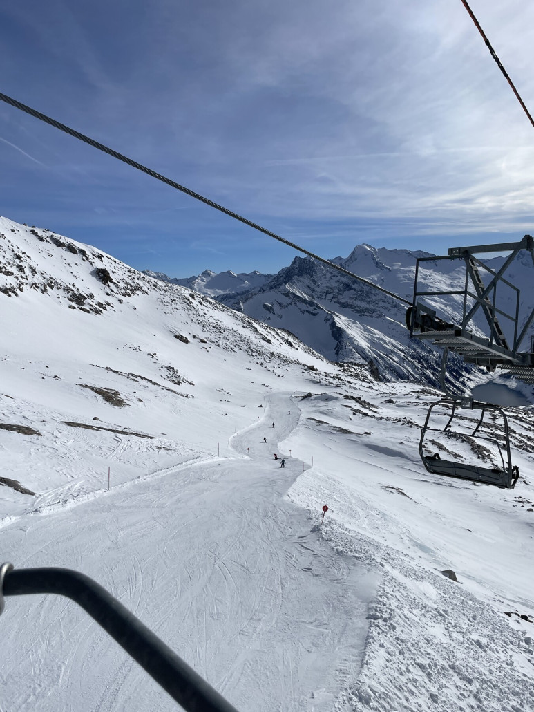 Blick aus dem Lift Piste abwärts