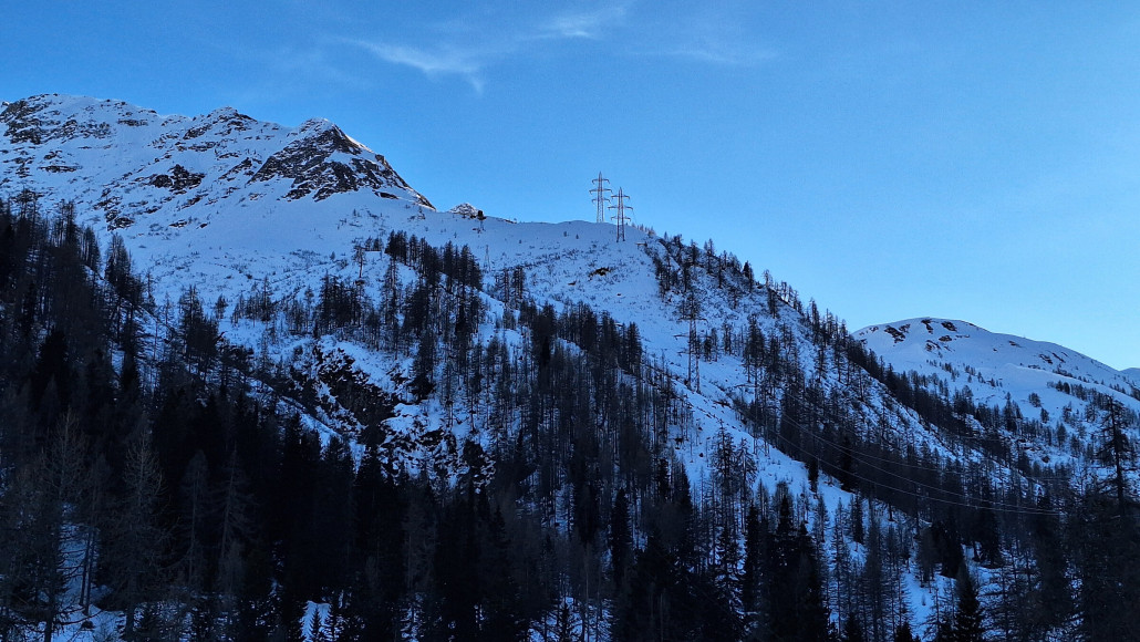 Zoom auf die Militärseilbahn.