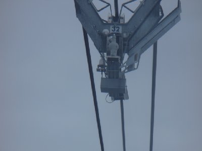 3 S Bahn Seilreiter Nr 32 mir Windmesser.jpg