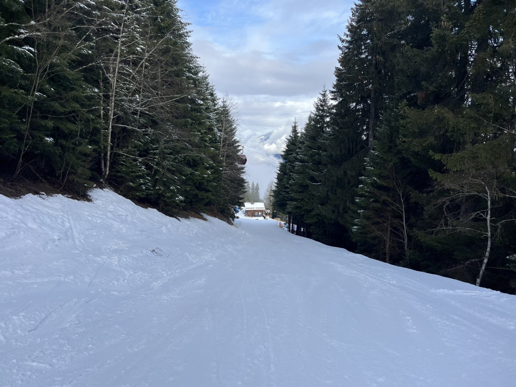 Und ab auf die Talabfahrt - jetzt wird’s unschöner… Springskiing