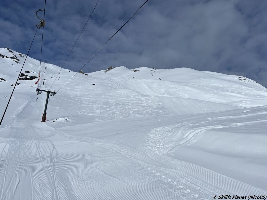 Kreuzung mit der Veisivis Piste