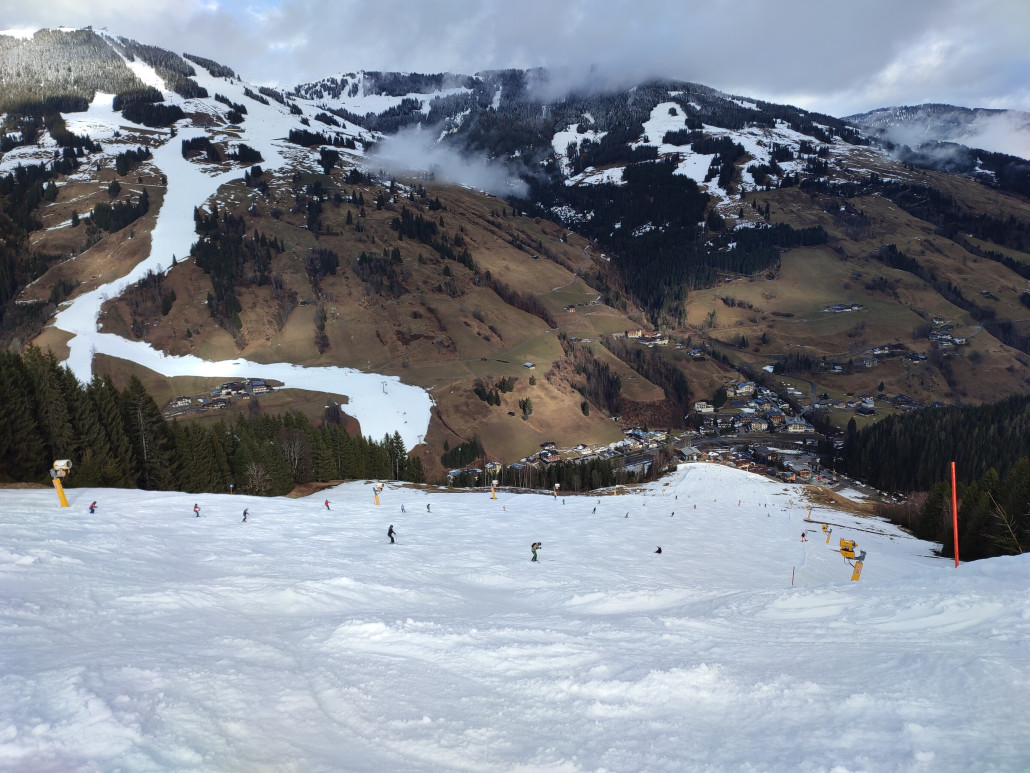 Abfahrt vom Schattberg zur Schönleitengondel
