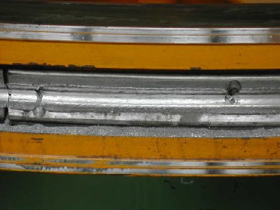 was hat sich hier so stark abgenutzt und so viel metallstaub hinterlassen?