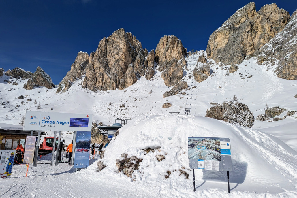 An der Talstation Croda Negra