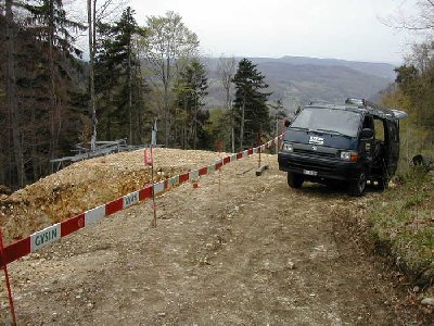 hier werden die platformen und einzelne rollenbatterien demontiert. das material wird bei der modernisierung des nahe gelegenen skilifts &amp;quot;hohe winde&amp;quot; verwendet. so bleibt ein hauch von müller in der region basel erhalten!