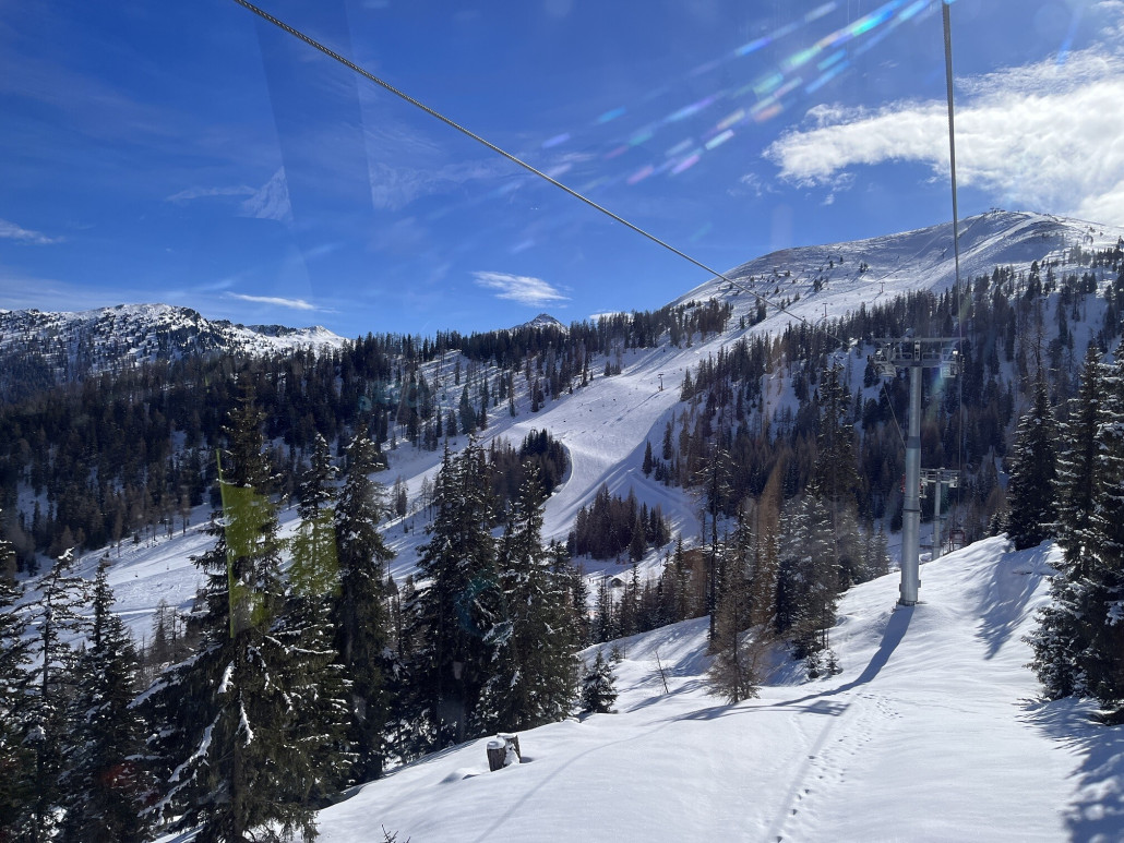 Blick aus der Gondel auf fast den Großteil des Gebiets mit 4SB und 2x SL