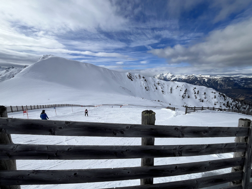 Blick vom Kalteck auf die Abfahrt 9 bzw. 1 sowie den Pleschnitzzinken (vermutlich ein beliebter Tourenberg)