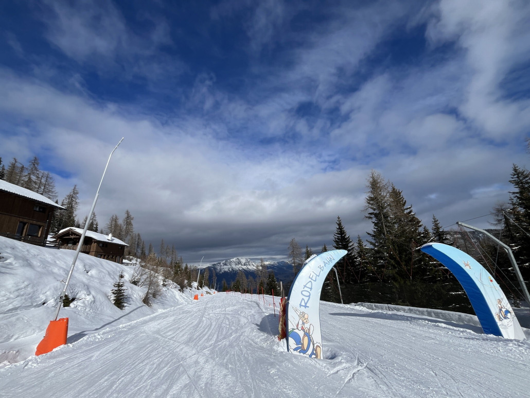 Start der Rodelbahn und Talabfahrt auf gemeinsamer Trasse, wenig Gefälle aber viel Aussicht