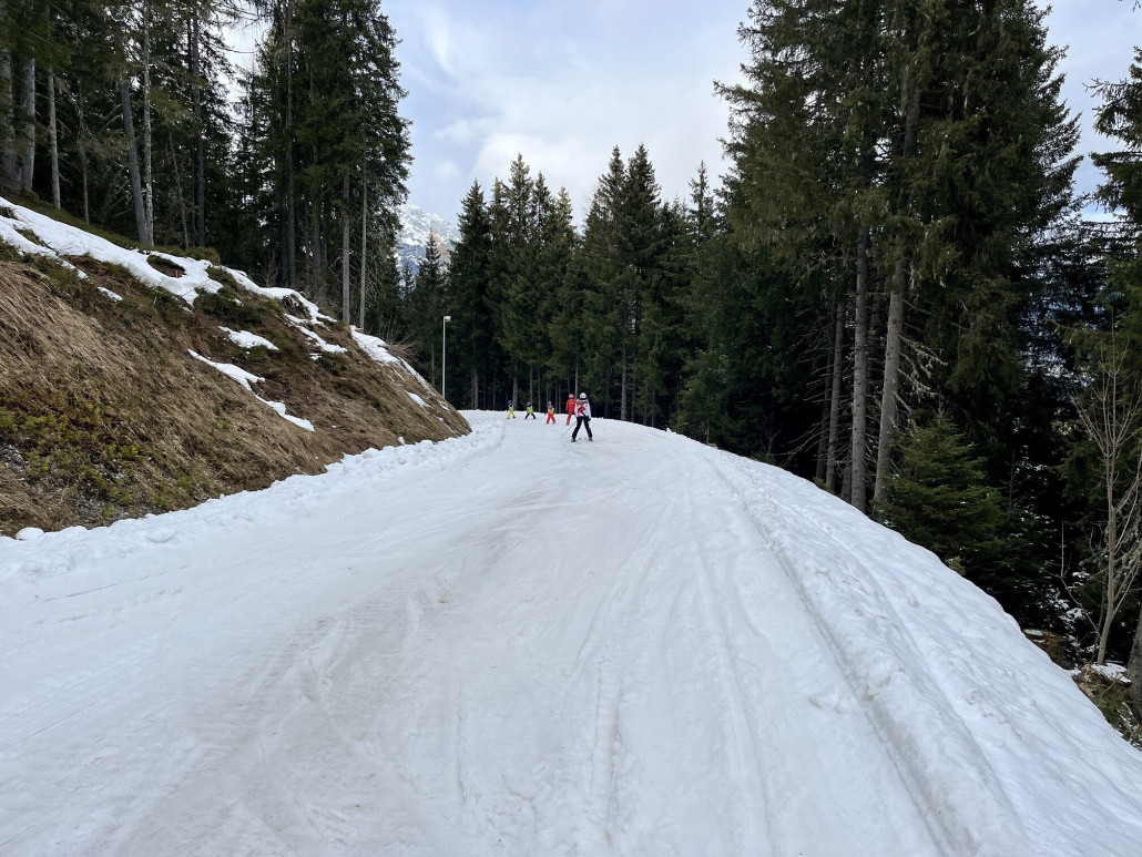 blaue Umfahrung für den roten Abschnitt, die Reserven werden dünn