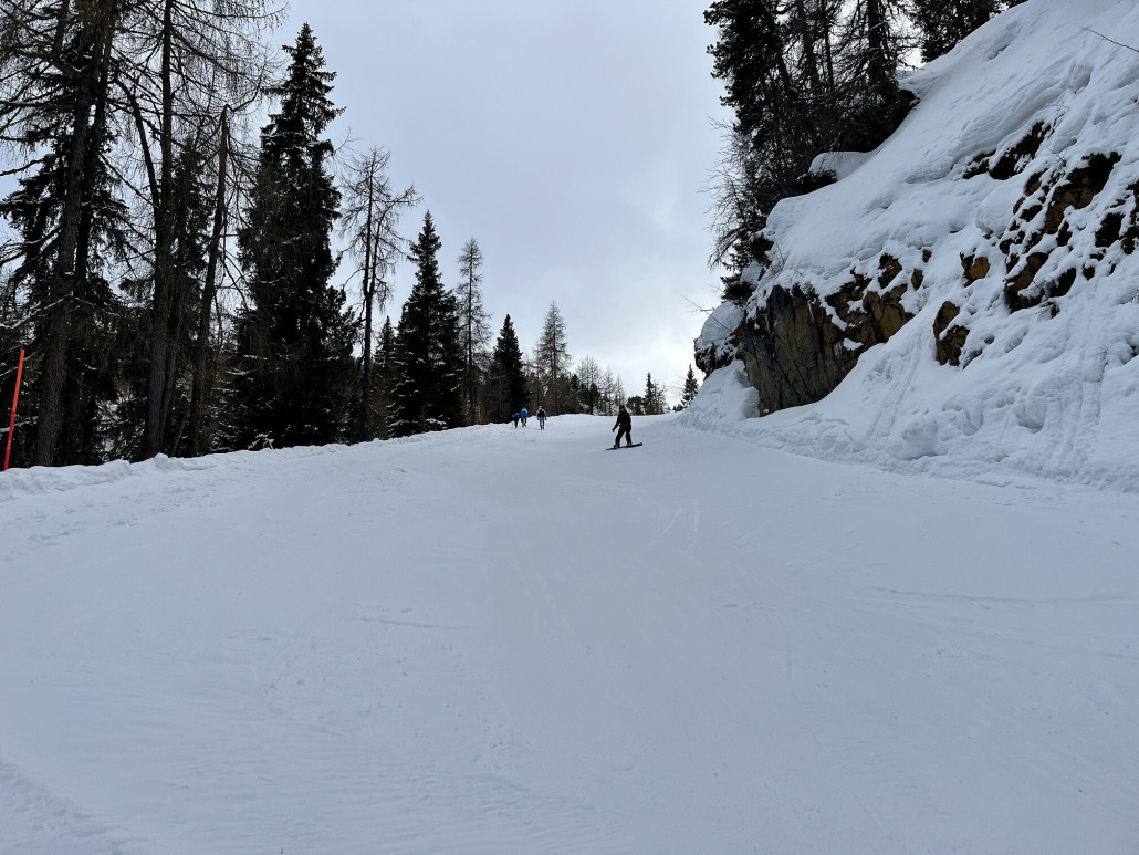 Fußgänger trafen wir immer wieder auf den Pisten, hier vermutlich auf dem Weg zur Galsterbergalmhütte