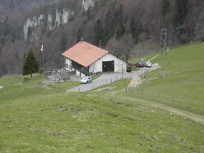 das restaurant vogelberg. hier dürften die aktien steigen, falls hier eines tages gondeln ankommen sollten.