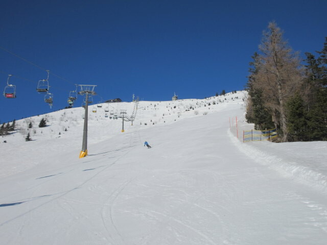 Gipfelhang-Abfahrt, links daneben der 2-CLF Gipfel