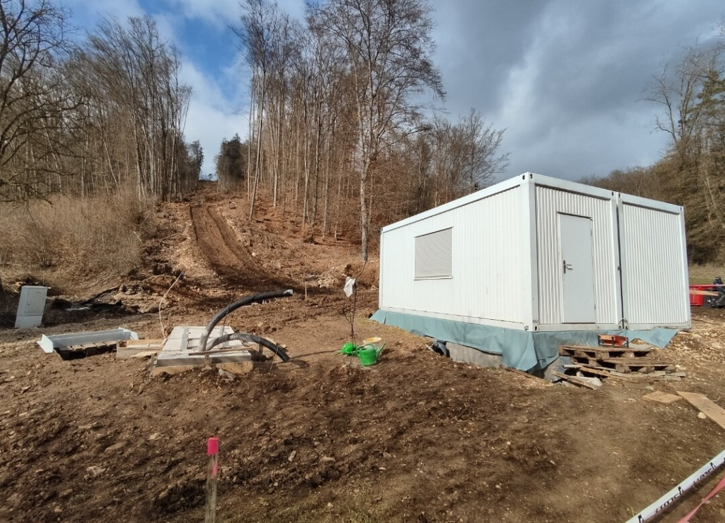 Talstation mit Fundament, aber noch keine Liftteile gesehen